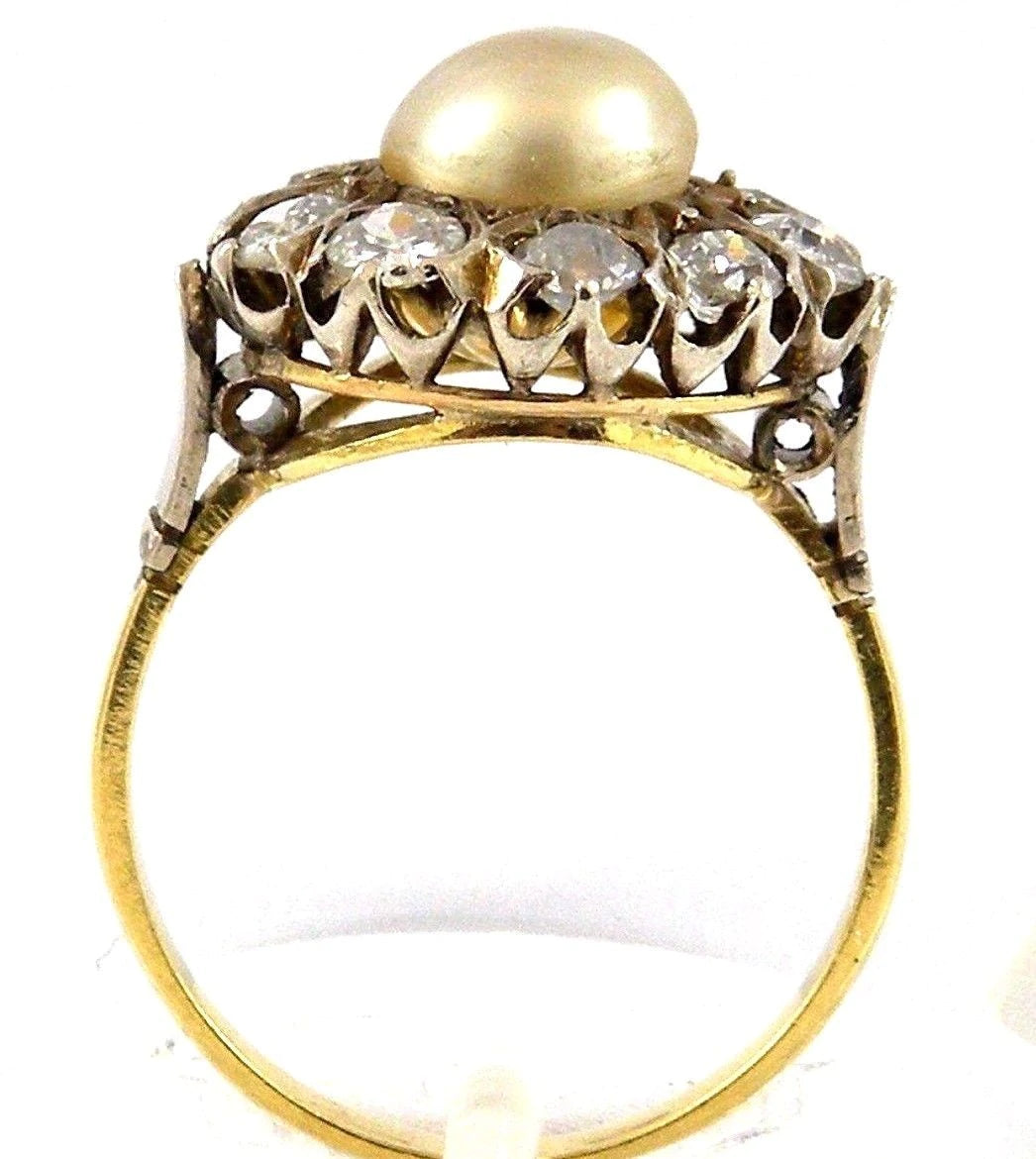 Antique Victorian Ring in 18k Gold with Sea Pearl & Diamonds 1.30 Ctw