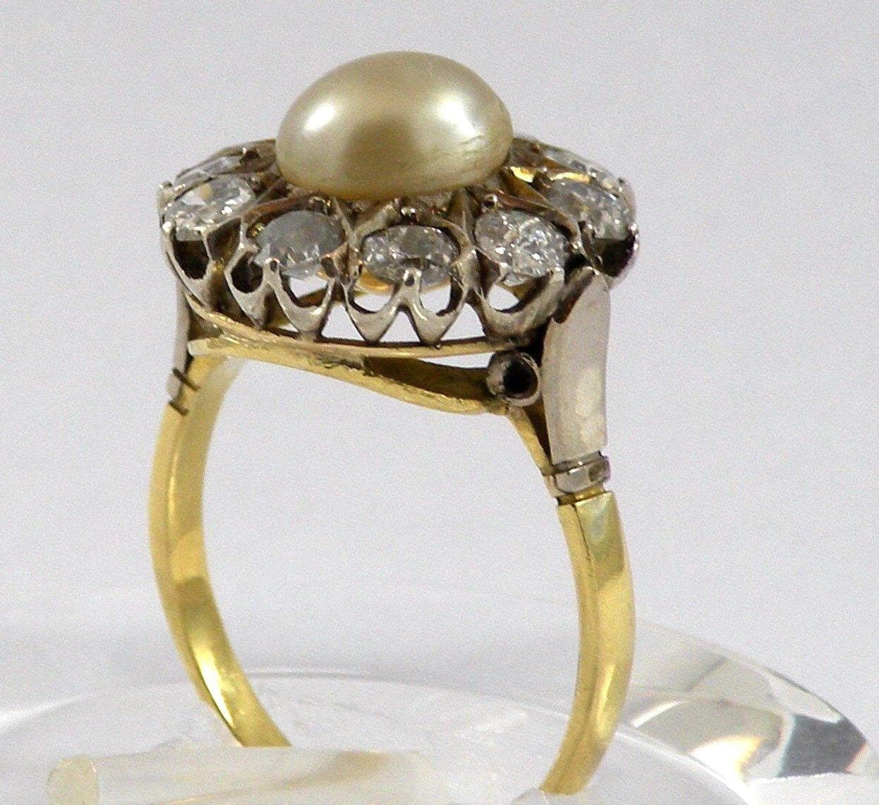 Antique Victorian Ring in 18k Gold with Sea Pearl & Diamonds 1.30 Ctw