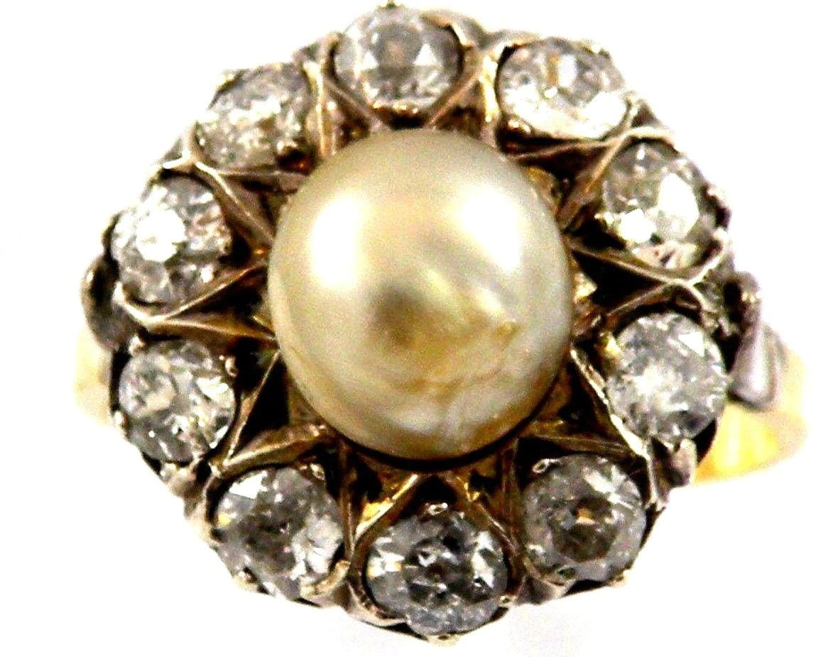 Antique Victorian Ring in 18k Gold with Sea Pearl & Diamonds 1.30 Ctw
