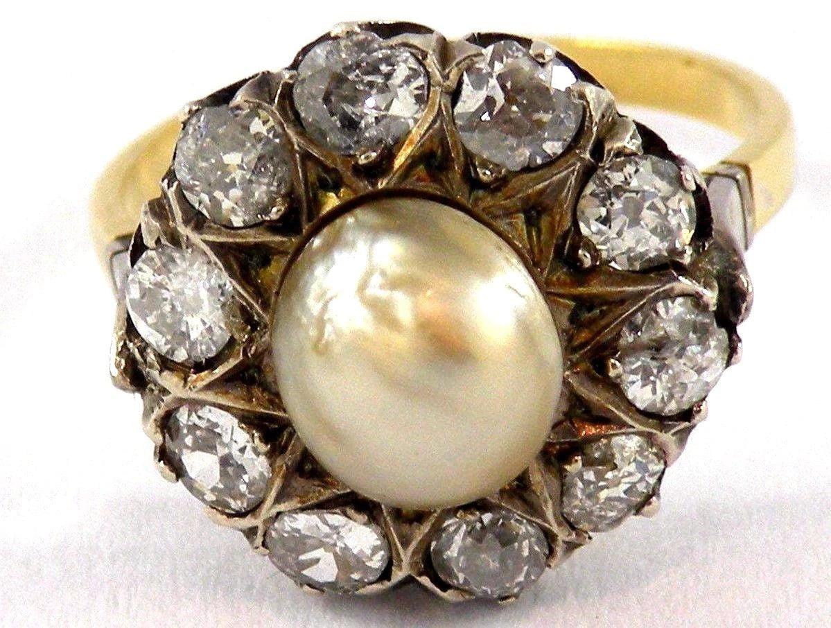 Antique Victorian Ring in 18k Gold with Sea Pearl & Diamonds 1.30 Ctw