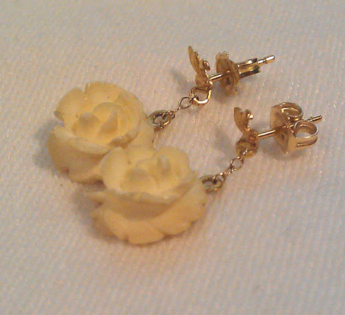 Vintage 14k Yellow Gold Carved Rose Flower Earrings