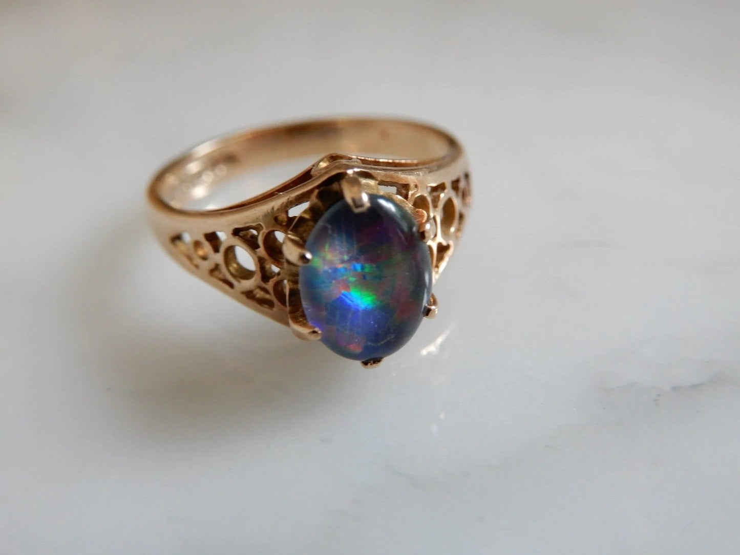 9CT Gold Oval Black Opal Fancy Ring