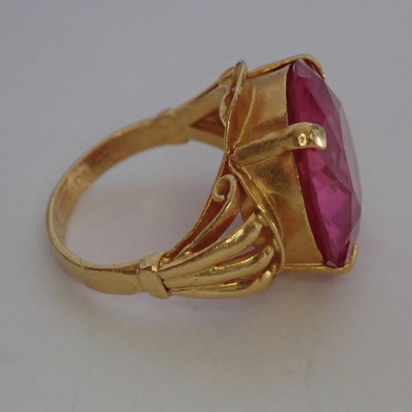 Stunning Vintage Estate 24k Gold Ruby Ring