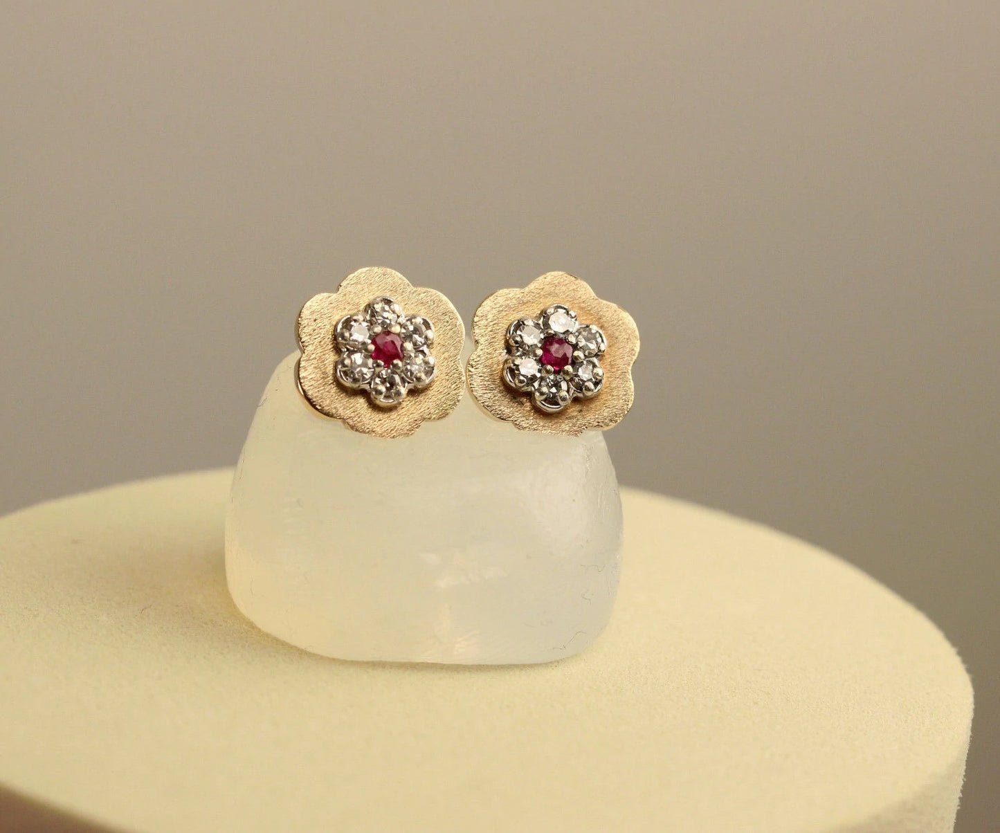 Vintage 14K Yellow Gold Diamond Ruby stud Earrings