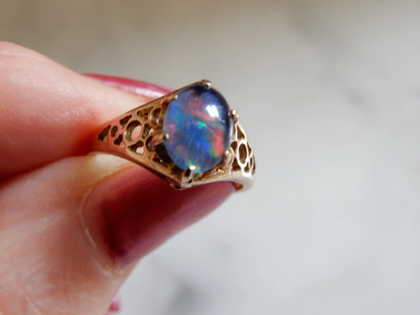 9CT Gold Oval Black Opal Fancy Ring