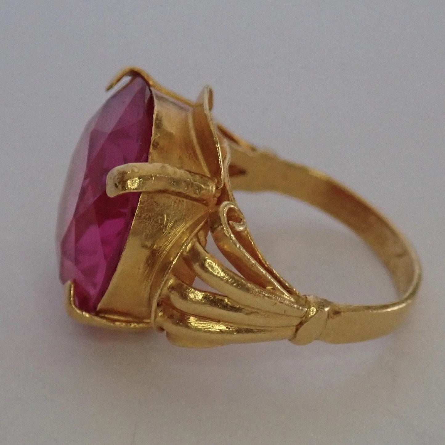 Stunning Vintage Estate 24k Gold Ruby Ring