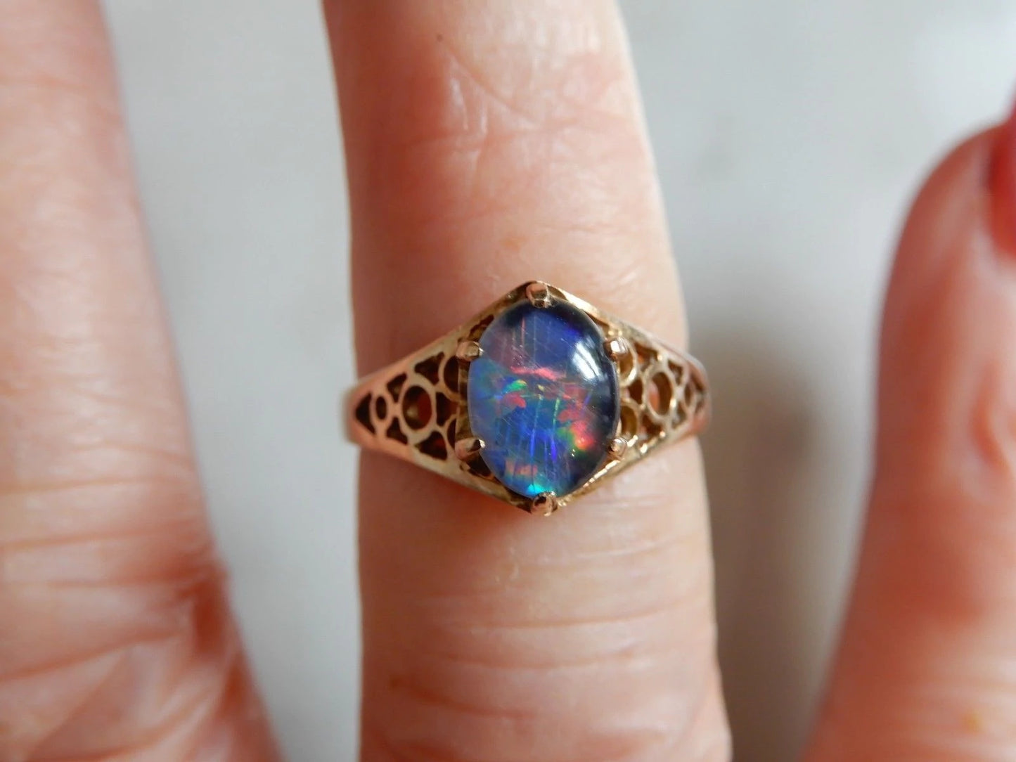 9CT Gold Oval Black Opal Fancy Ring