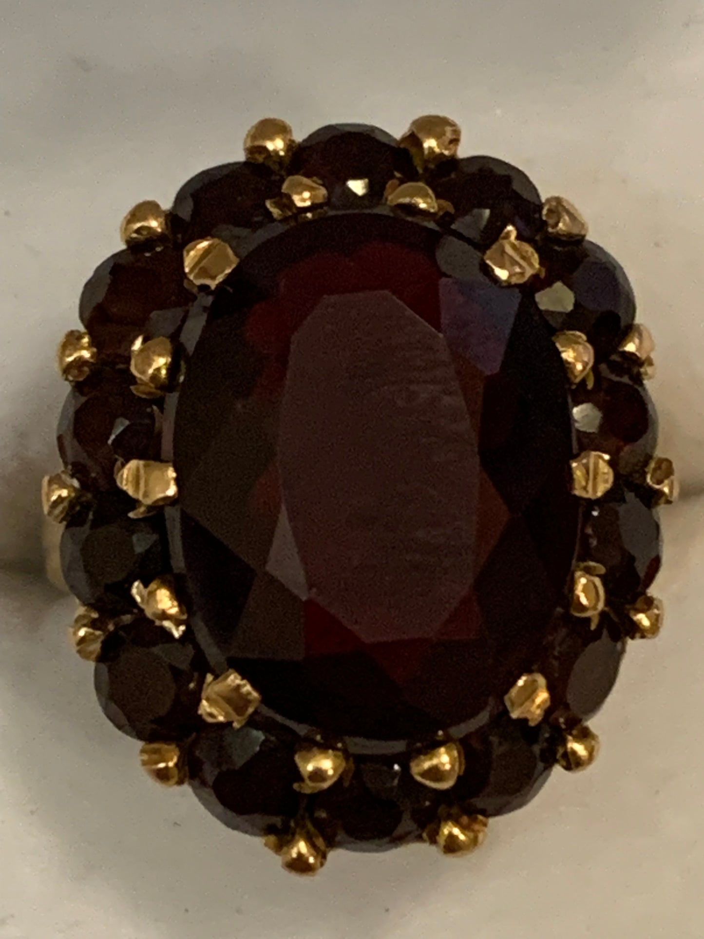 Vintage 14k Gold Garnet Huge 8.80 tcw approx Filigree Art Deco Ring size 5.75