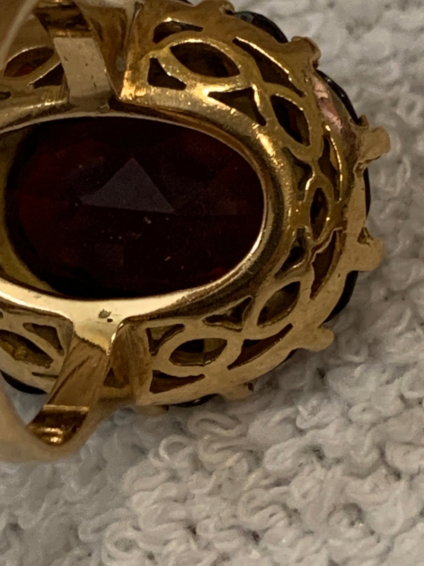 Vintage 14k Gold Garnet Huge 8.80 tcw approx Filigree Art Deco Ring size 5.75