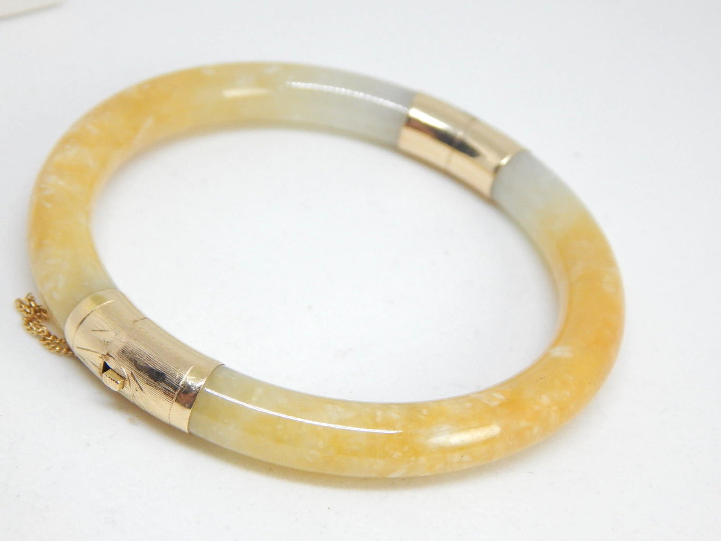 Estate 14k Yellow Gold Light Green Orange Jade Hinged Bangle