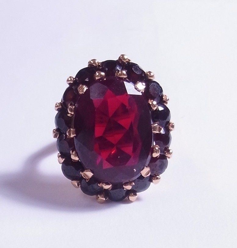 Vintage 14k Gold Garnet Huge 8.80 tcw approx Filigree Art Deco Ring size 5.75