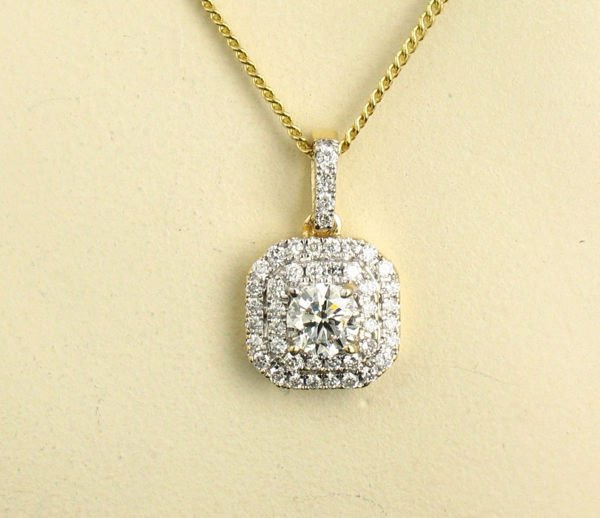 Gabriel & Co. signed Natural 1/2ctw Diamond Solid 14k Gold pendant necklace