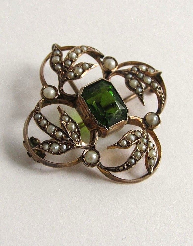 Regency brooch/pendant, 15 carat Gold & Pearl circa 1820 Green Stone