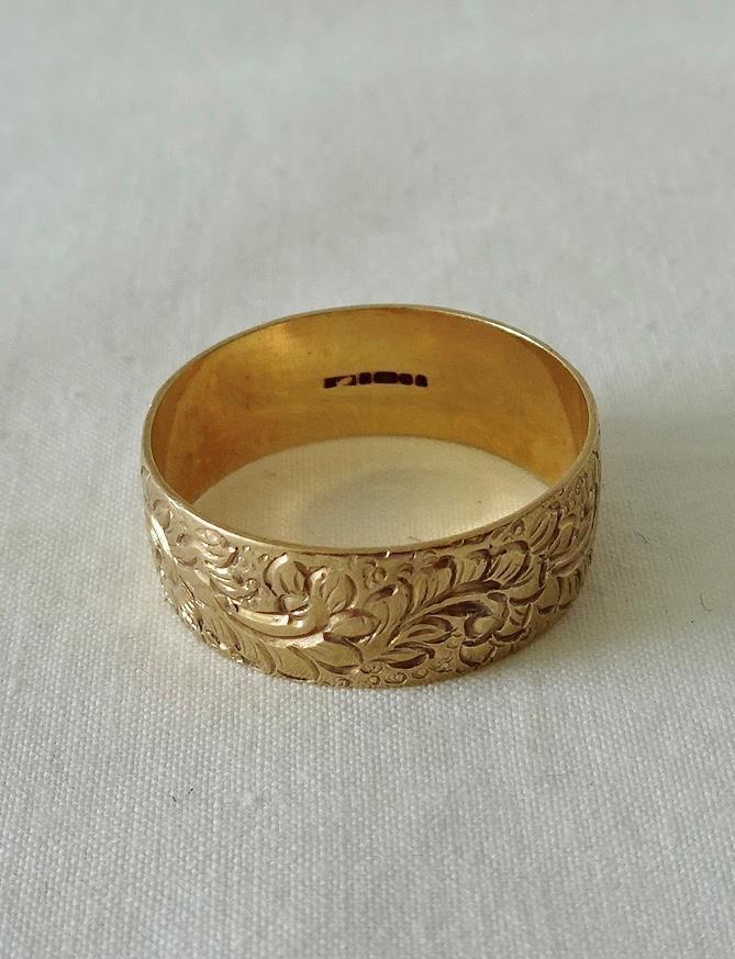 1986 Vintage 9ct Solid Gold Thick Fancy Wedding Ring Band