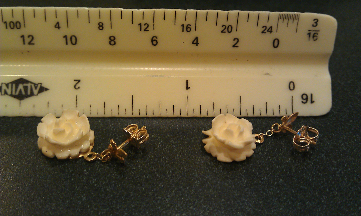 Vintage 14k Yellow Gold Carved Rose Flower Earrings