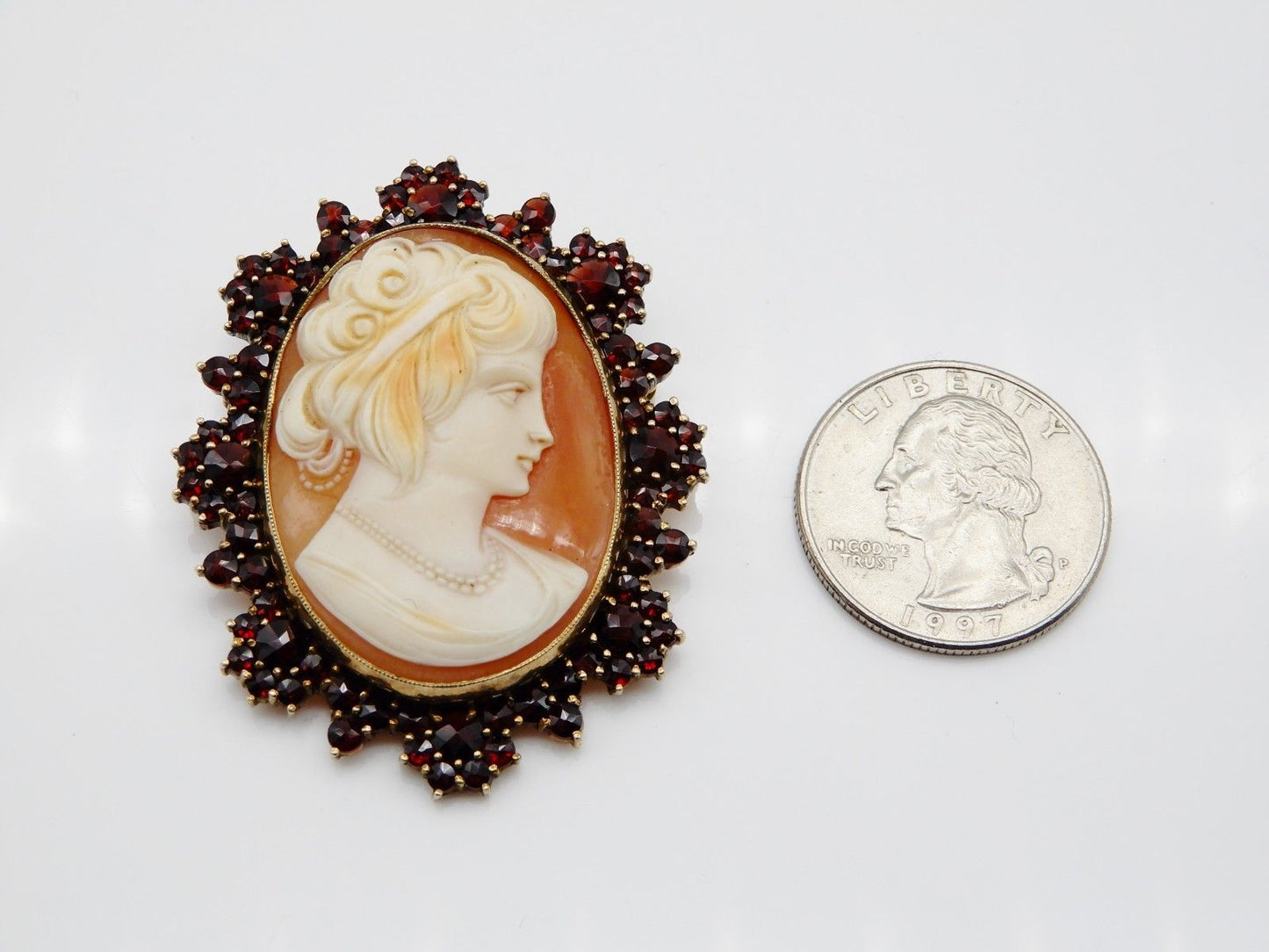 Victorian Solid 14k Yellow Gold / Cameo / Garnets Ladies Brooch Pin