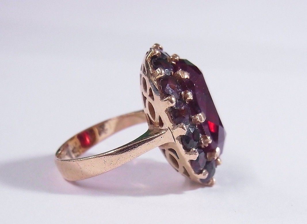 Vintage 14k Gold Garnet Huge 8.80 tcw approx Filigree Art Deco Ring size 5.75