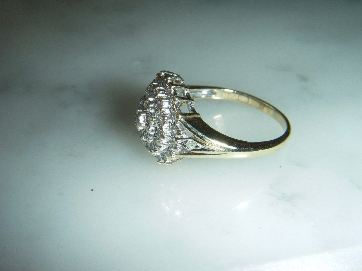 Beautiful 9CT Gold Diamond Cluster Ring