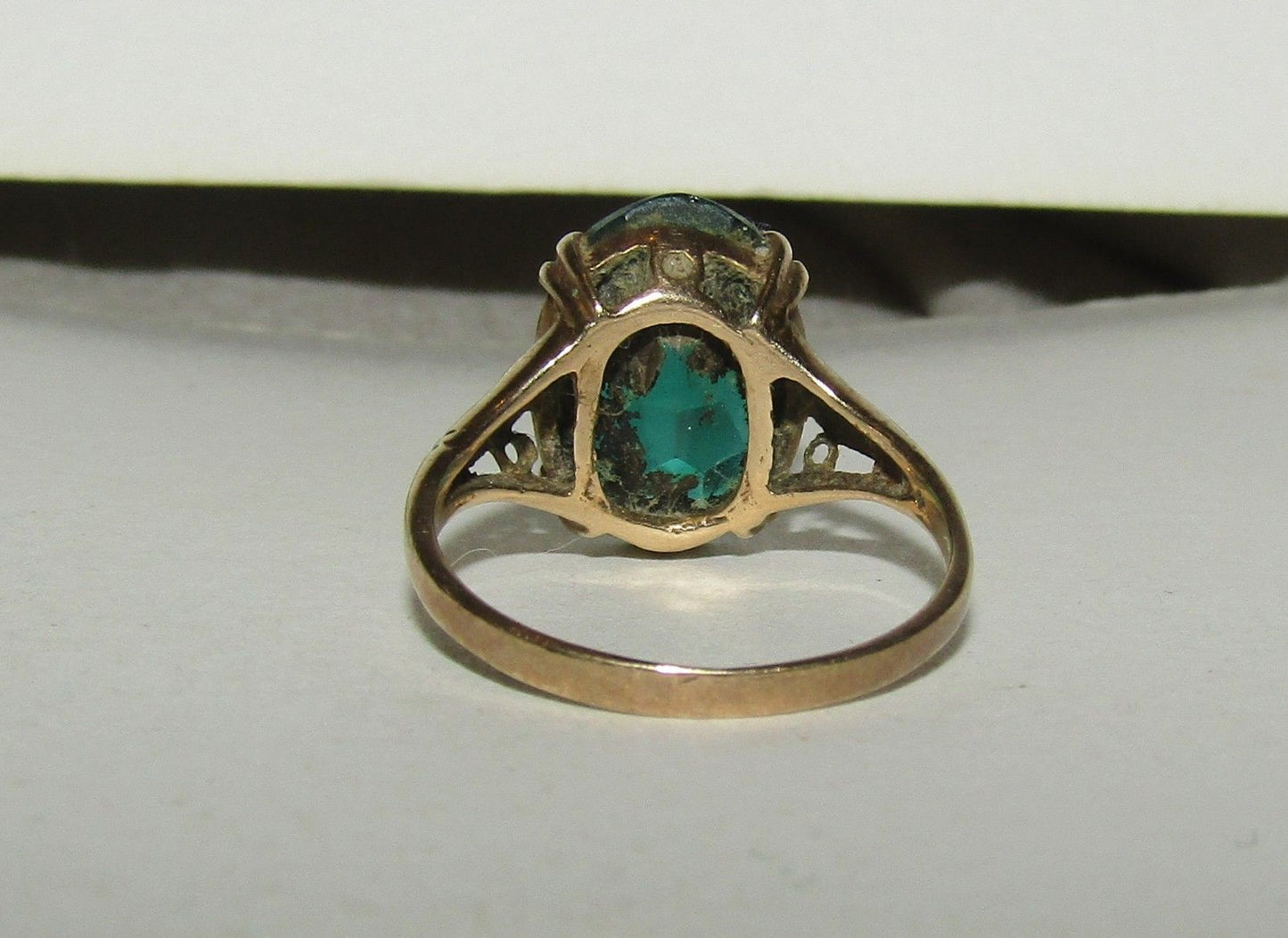 Victorian 9CT Gold Ring with Fine Green Tourmaline Gem 5.25 Carat