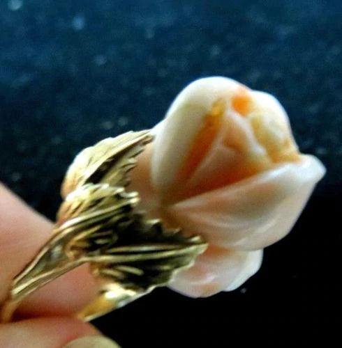 Vintage 14k Gold Carved Coral Rose Ring With 14k Leaves